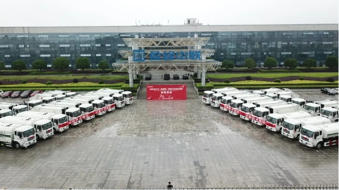 bv1946伟德批量环卫装备发往柬埔寨，助力“一带一路”建设